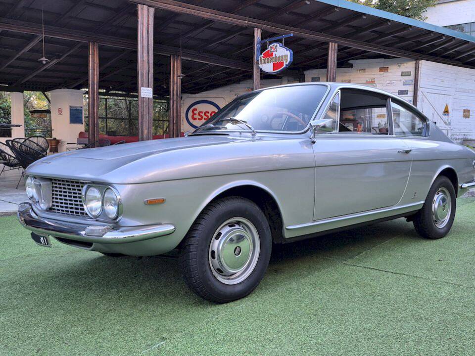 Image 5/54 de FIAT 1300 Vignale (1965)