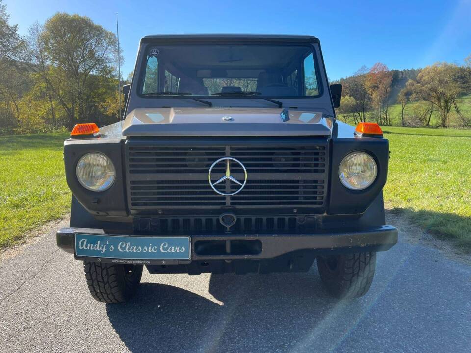 Image 12/39 of Mercedes-Benz 230 GE (SWB) (1986)