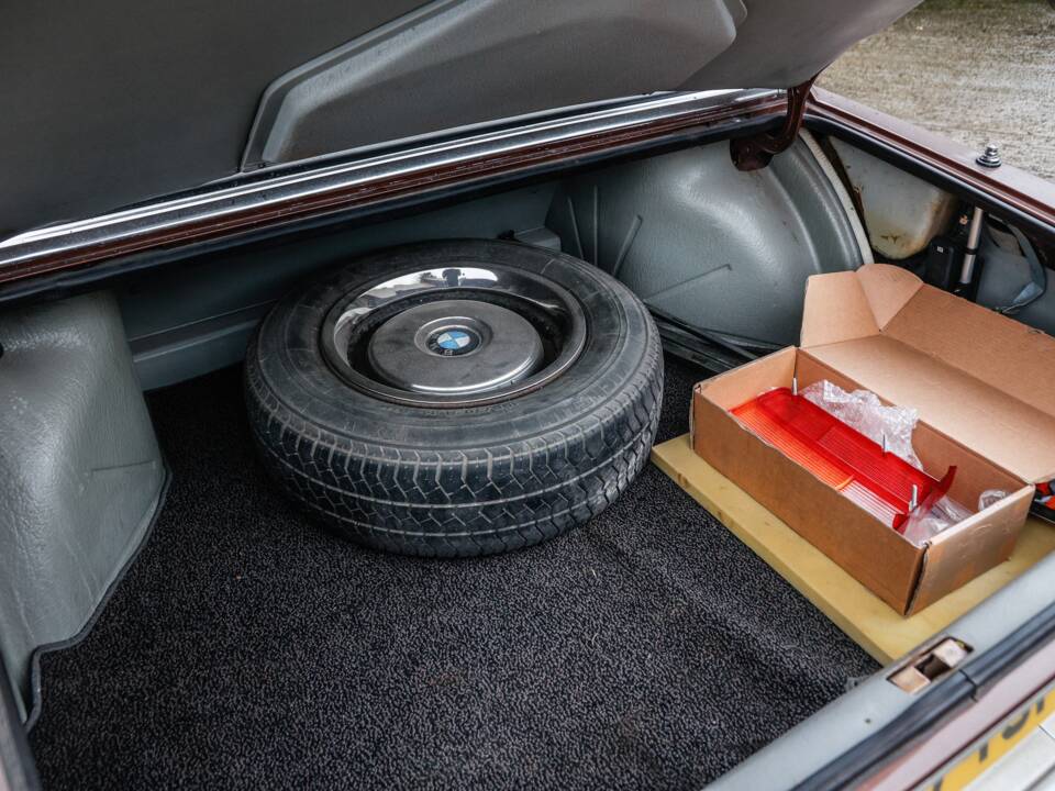 Bild 26/45 von BMW 3,0 Si (1976)