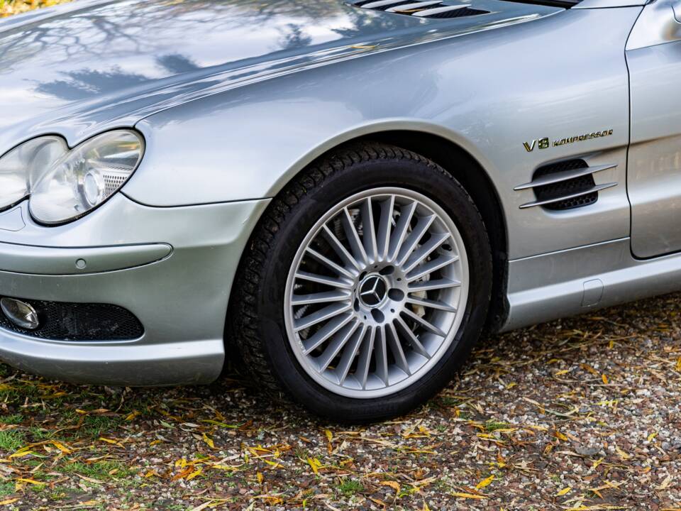 Image 11/45 of Mercedes-Benz SL 55 AMG (2004)