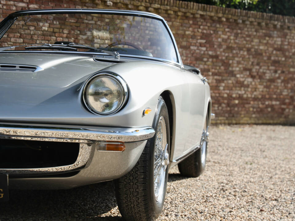 Image 37/50 of Maserati Mistral 3700 Spyder (1965)