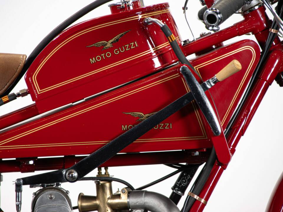 Immagine 42/50 di Moto Guzzi 250 SS (1930)