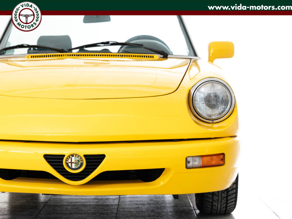 Image 6/37 of Alfa Romeo 2.0 Spider (1993)