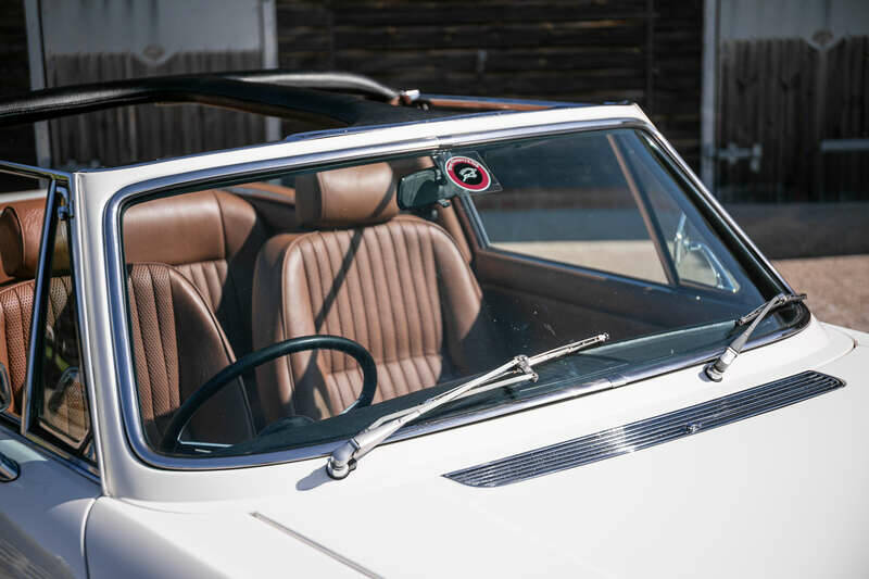 Image 42/47 of Triumph Stag (1975)