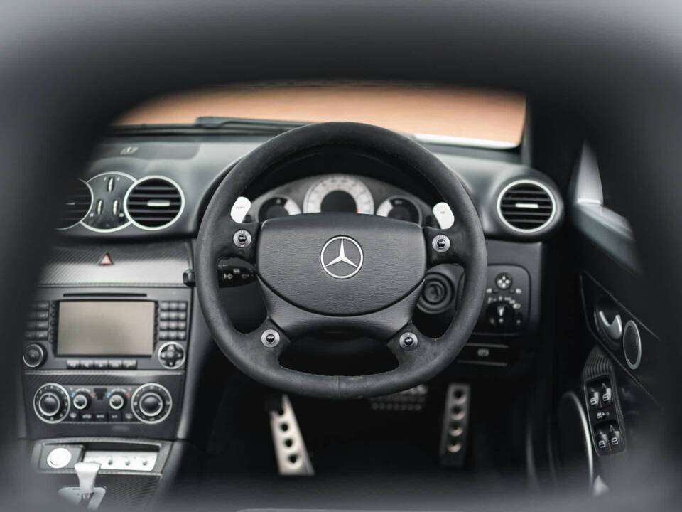 Bild 17/28 von Mercedes-Benz CLK DTM AMG (2006)