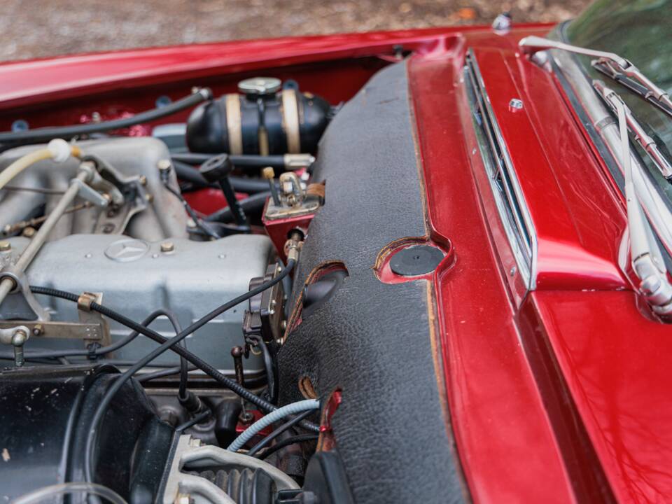 Image 11/50 of Mercedes-Benz 280 SL (1971)