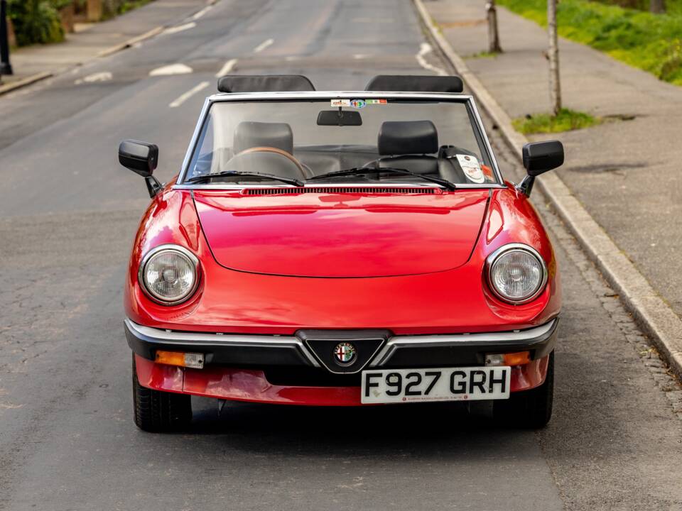 Afbeelding 6/50 van Alfa Romeo 2.0 Spider (1989)