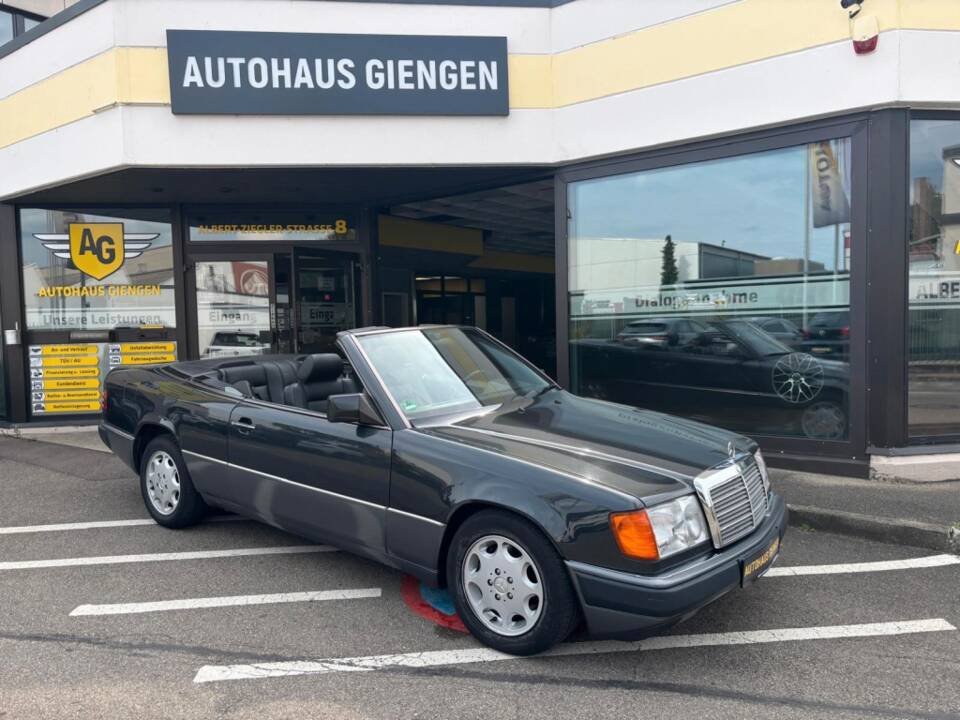 Bild 22/22 von Mercedes-Benz 300 CE-24 (1993)