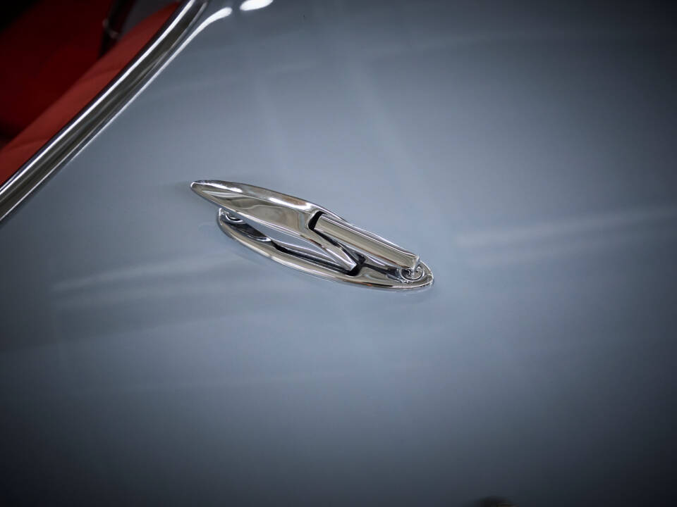 Image 38/78 of Chevrolet Corvette (1962)