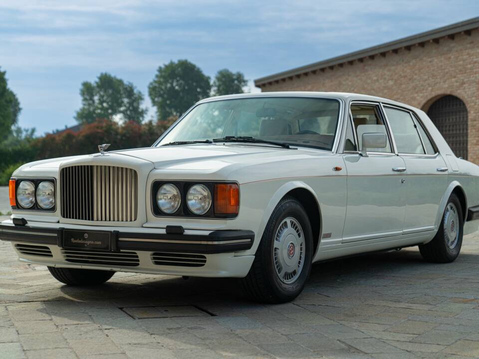 Image 9/50 of Bentley Turbo R (1990)