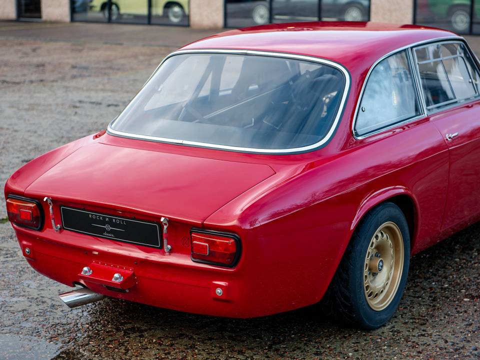 Afbeelding 11/50 van Alfa Romeo Giulia 1600 Sprint GT (1966)