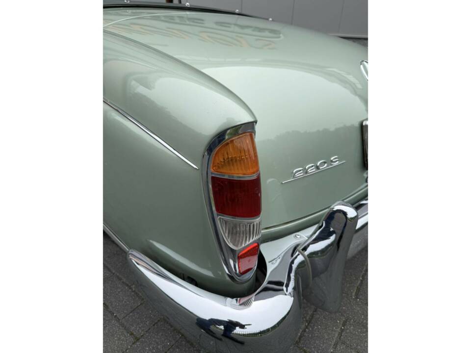 Image 26/50 of Mercedes-Benz 220 S Cabriolet (1958)