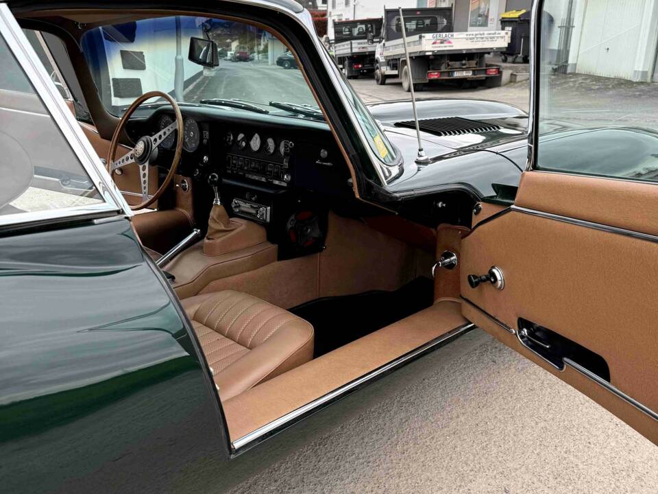 Afbeelding 23/50 van Jaguar E-Type (1969)