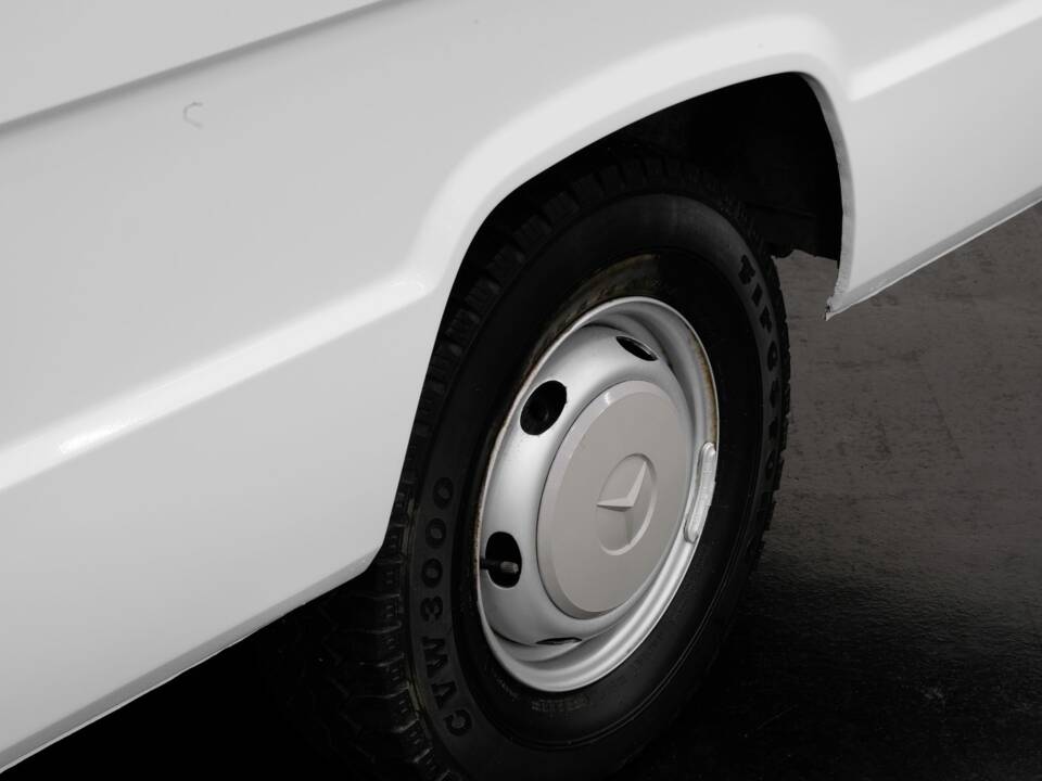 Immagine 38/43 di Mercedes-Benz MB 100 D lang (1993)