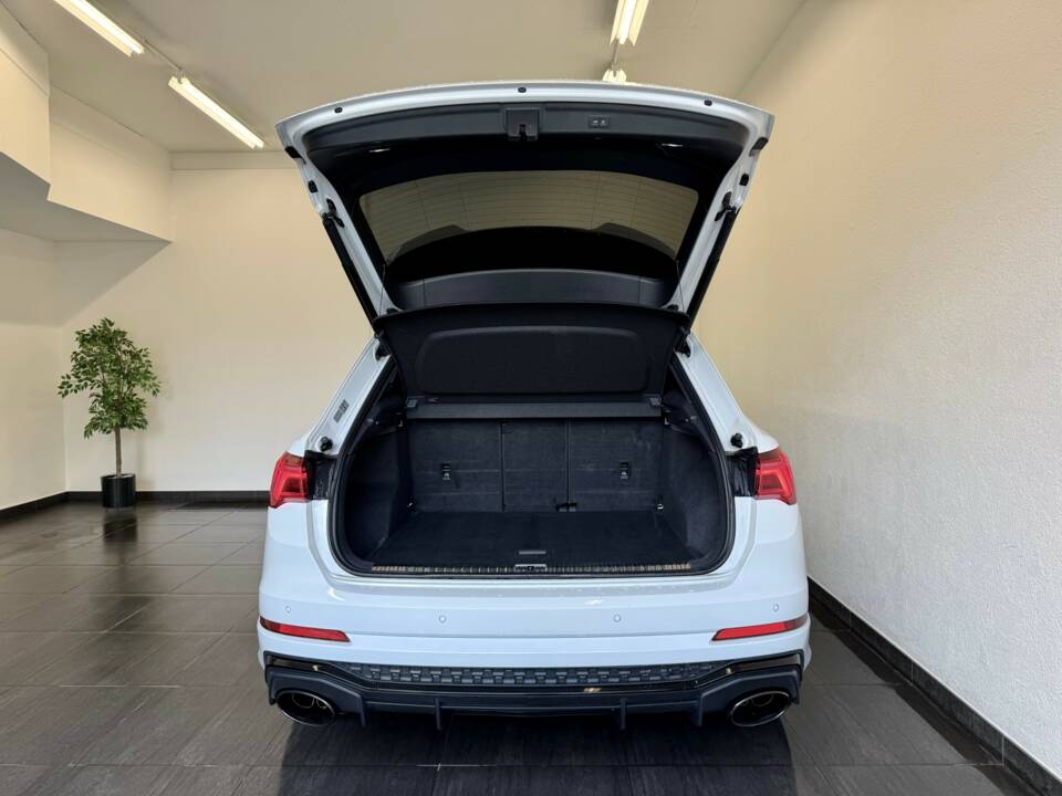 Image 11/28 of Audi RS Q3 (2019)