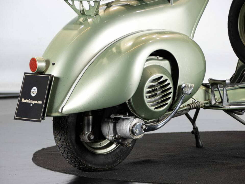 Immagine 12/50 di Piaggio Vespa 125 (1950)