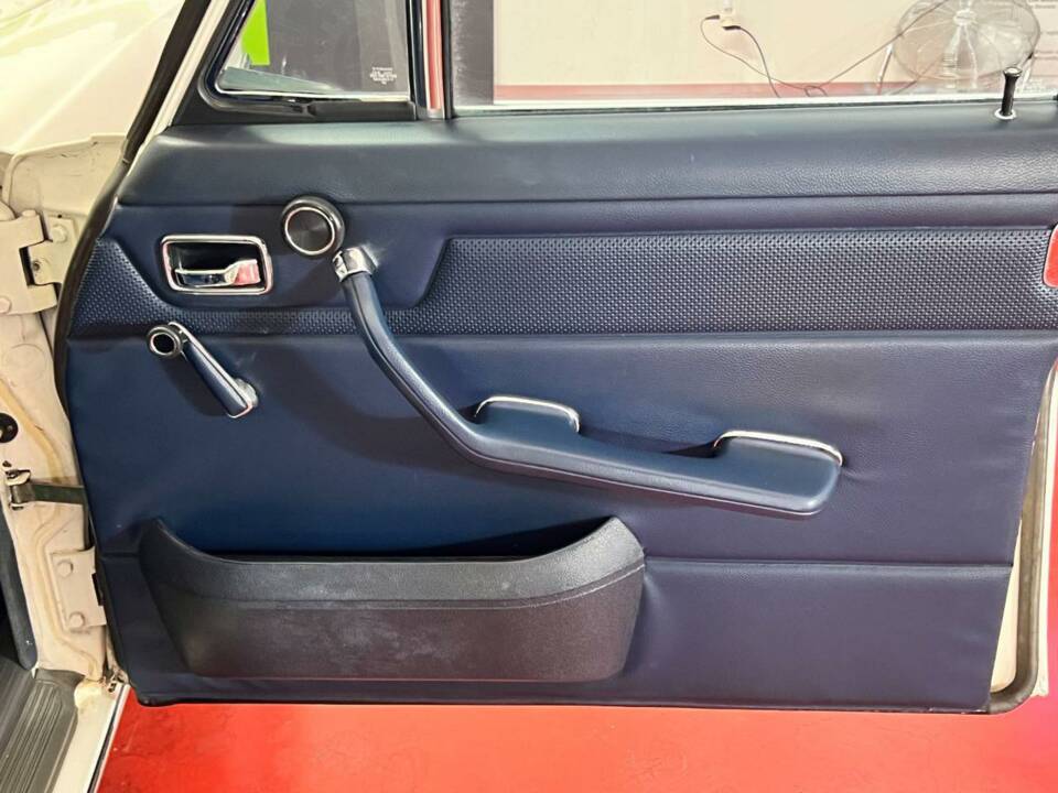 Bild 33/46 von Mercedes-Benz 220 D (1972)