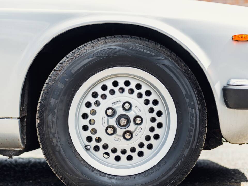 Imagen 17/50 de Jaguar XJ 6 4.2 (1982)
