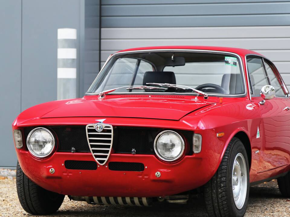 Immagine 17/48 di Alfa Romeo Giulia 1750 GT Am (1970)