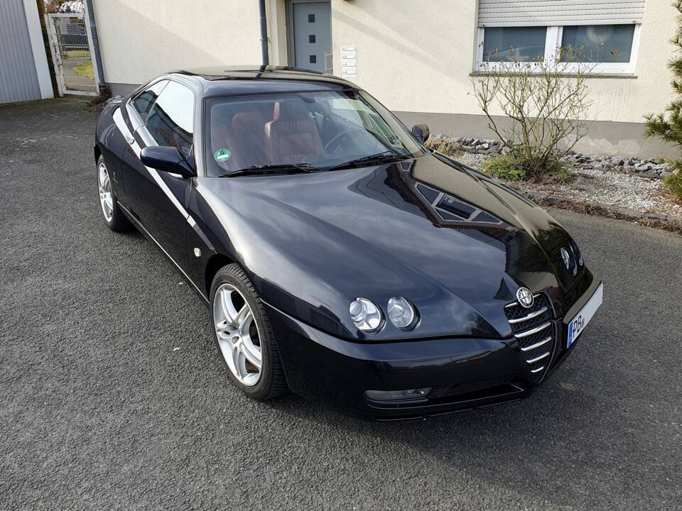 Immagine 3/10 di Alfa Romeo GTV 2.0 JTS (2004)