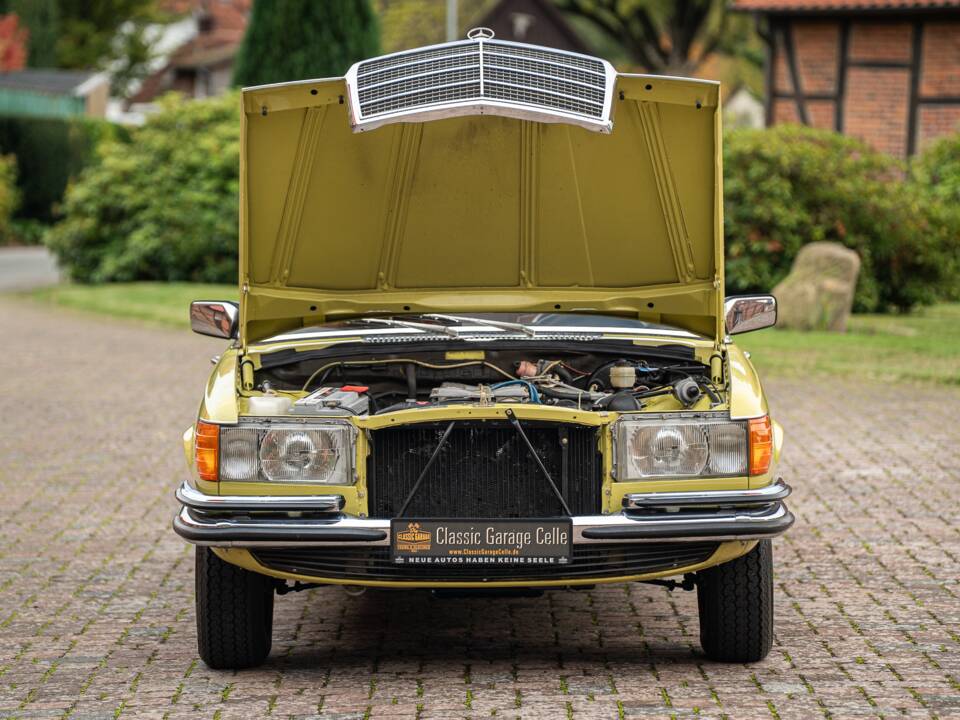 Afbeelding 8/75 van Mercedes-Benz 280 SE (1976)