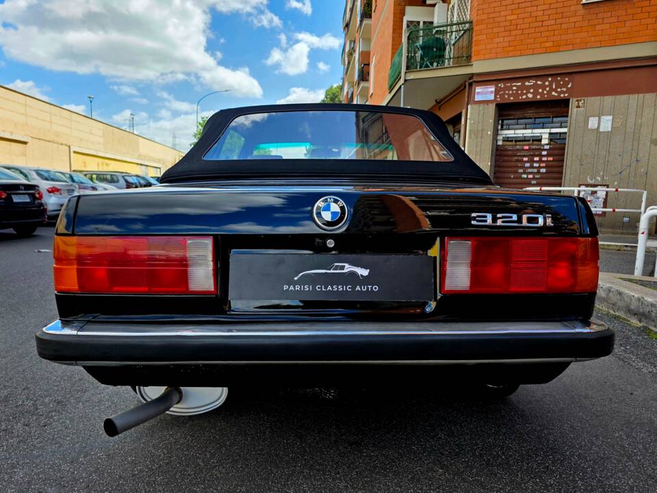 Bild 6/31 von BMW 320i (1988)