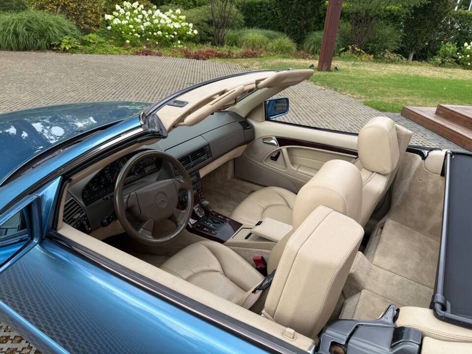 Image 17/24 of Mercedes-Benz SL 280 (1996)