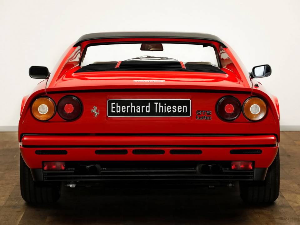Image 7/21 de Ferrari 208 GTS Turbo (1987)