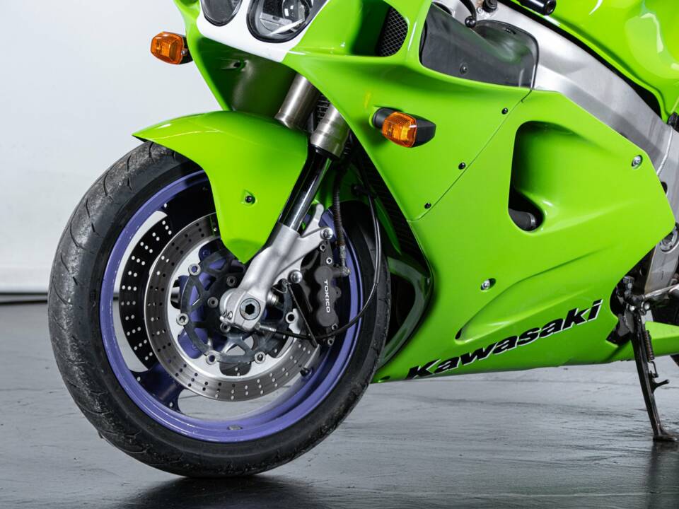 Imagen 32/50 de Kawasaki DUMMY (1996)