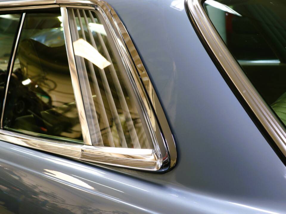 Image 17/41 de Mercedes-Benz 450 SLC 5,0 (1979)