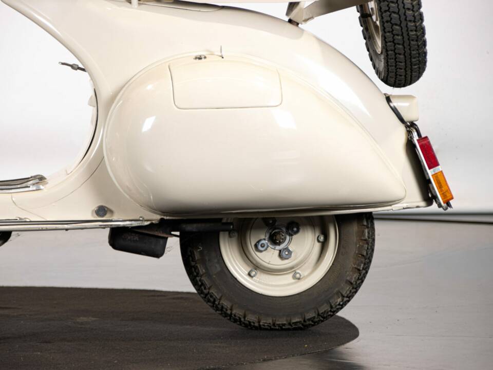 Bild 18/50 von Piaggio Vespa 150 "Struzzo" VL (1955)