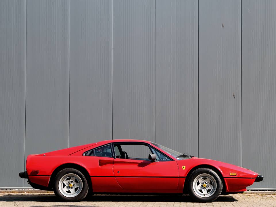 Image 8/61 of Ferrari 308 GTBi (1982)