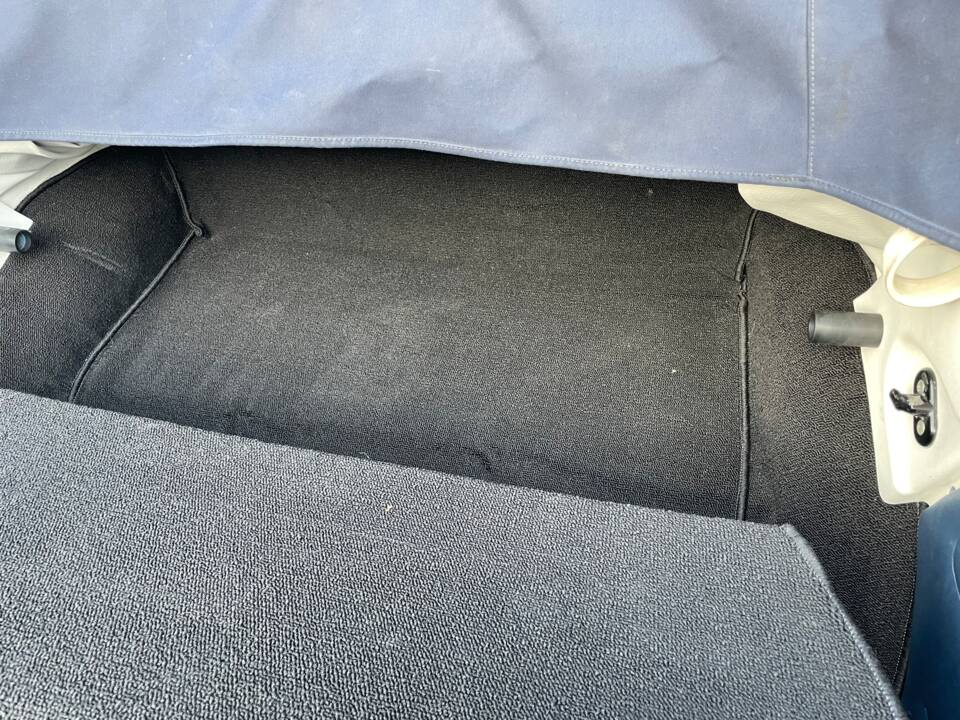 Image 11/17 of Volkswagen Maggiolone 1303 (1978)
