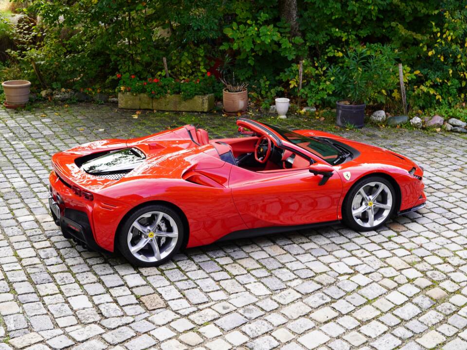 Image 1/14 of Ferrari SF90 Spider (2024)