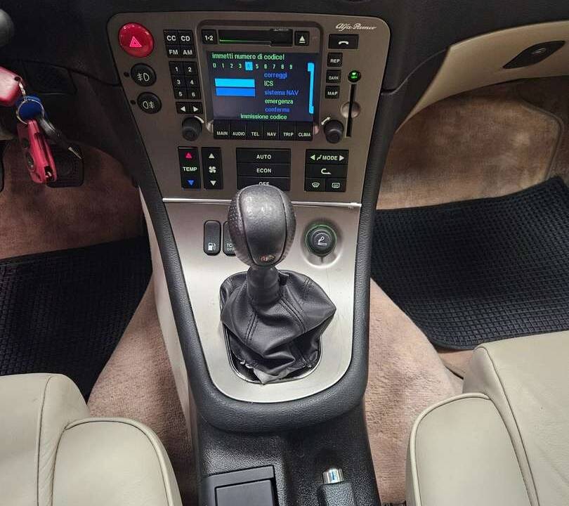 Immagine 12/16 di Alfa Romeo 166 2.0 V6 TB (2000)