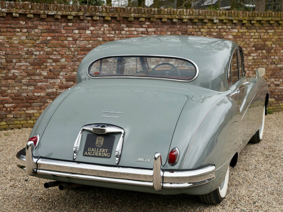 Image 16/50 de Jaguar Mk IX (1959)
