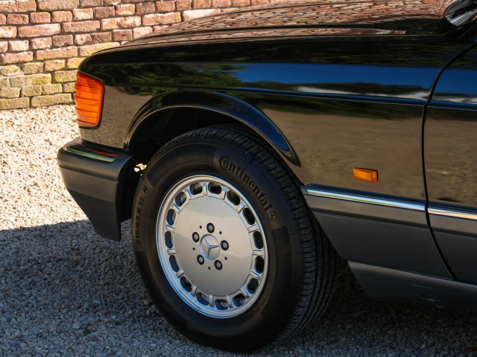 Bild 16/50 von Mercedes-Benz 560 SEC (1987)