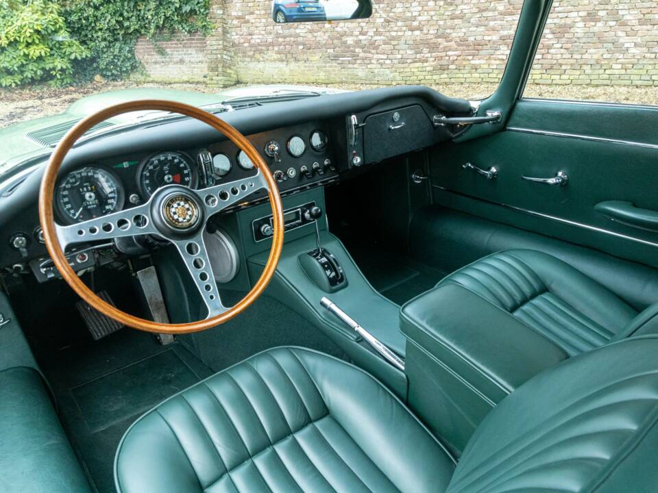 Imagen 3/50 de Jaguar E-Type 4.2 (1967)