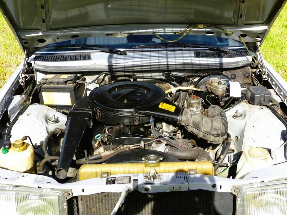 Mercedes-Benz 200 T (S 123) grau 1984