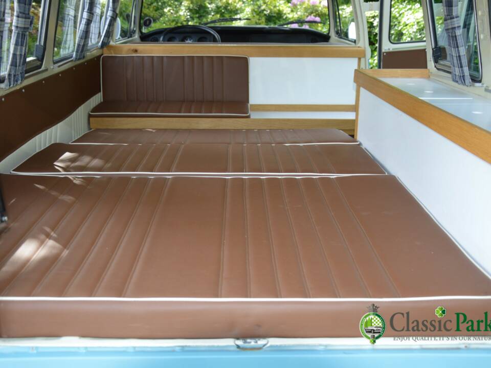 Bild 15/50 von Volkswagen T2b Camper (1976)