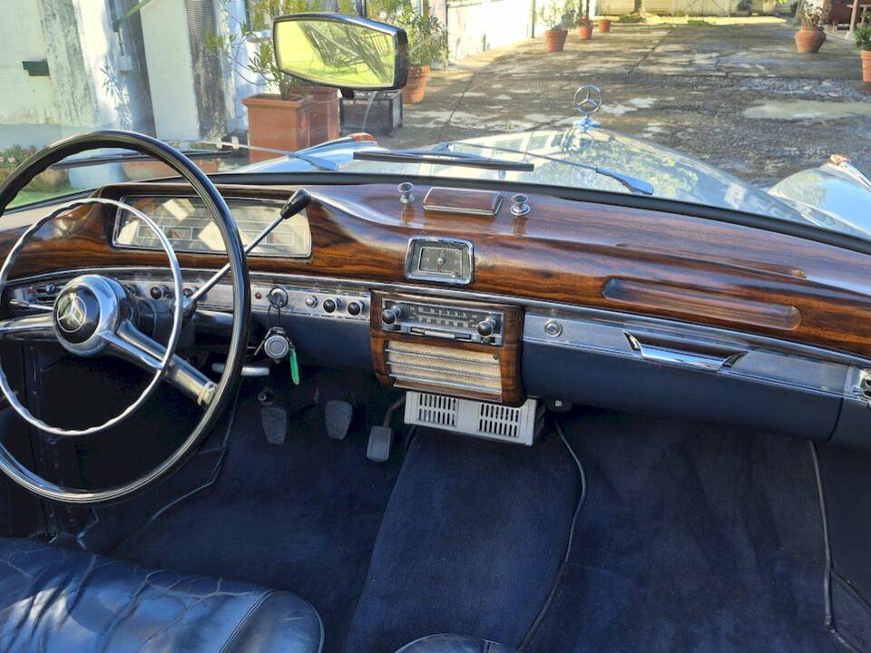 Image 33/61 de Mercedes-Benz 220 S Cabriolet (1957)