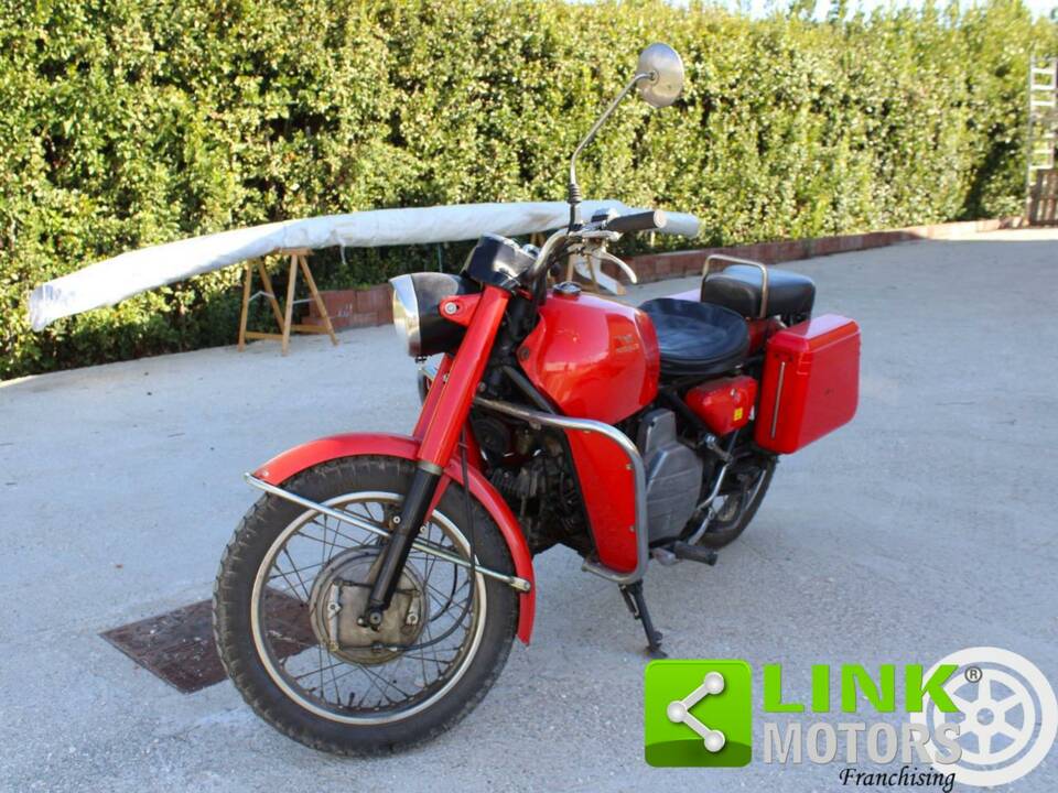 Image 3/10 of Moto Guzzi DUMMY (1970)