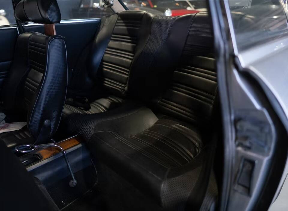 Image 24/27 of Alfa Romeo 1750 GT Veloce (1970)