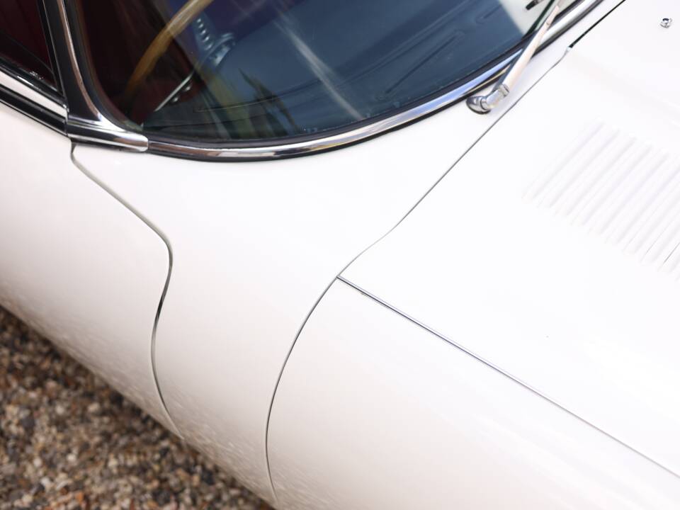 Image 20/50 de Jaguar Type E (2+2) (1970)