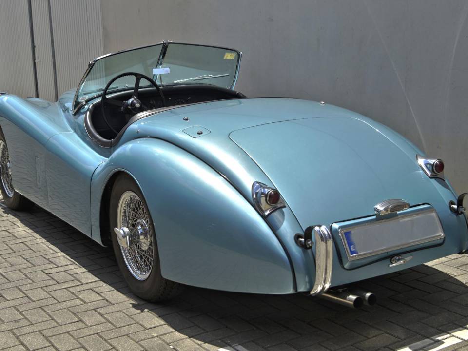 Image 13/50 of Jaguar XK 120 OTS (1952)