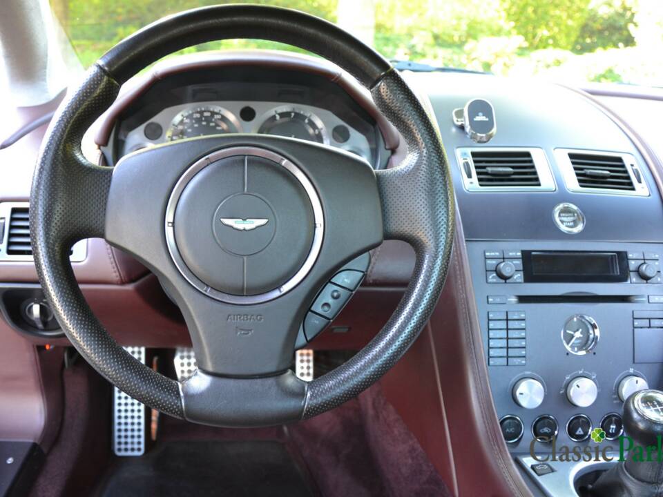Image 24/50 de Aston Martin V8 Vantage (2005)