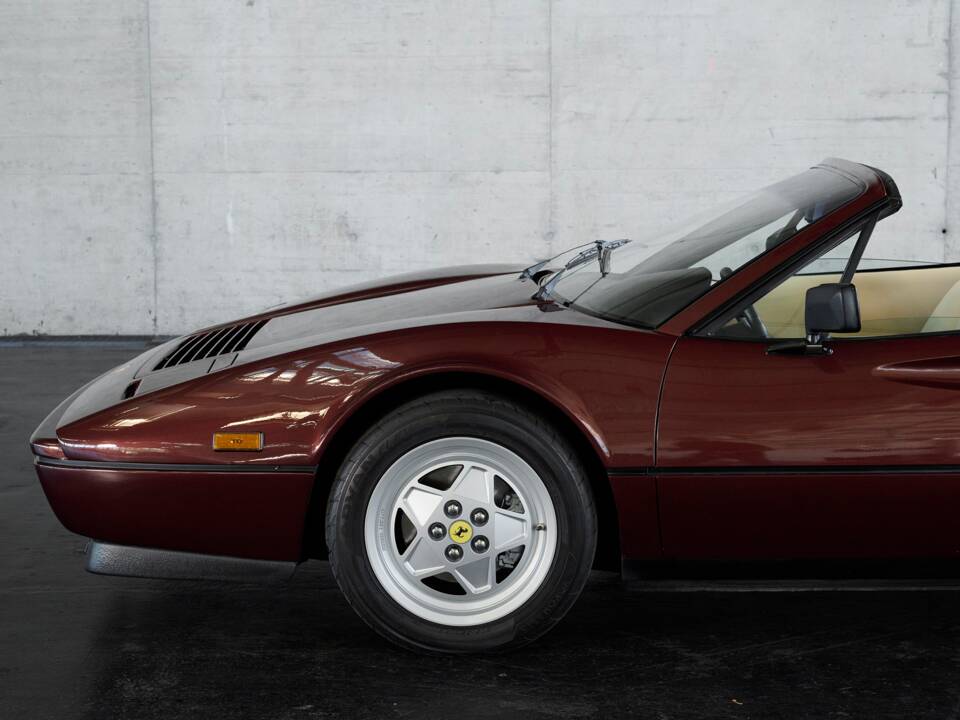 Bild 38/50 von Ferrari 328 GTS (1988)