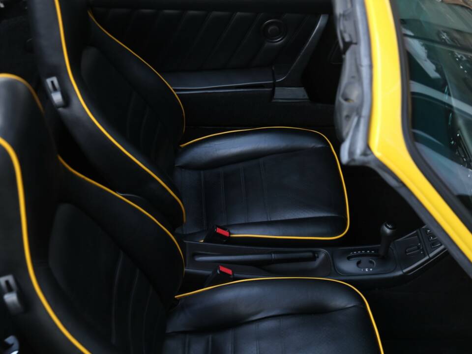Image 30/50 of Porsche 911 Carrera 2 &quot;America Roadster&quot; (1993)