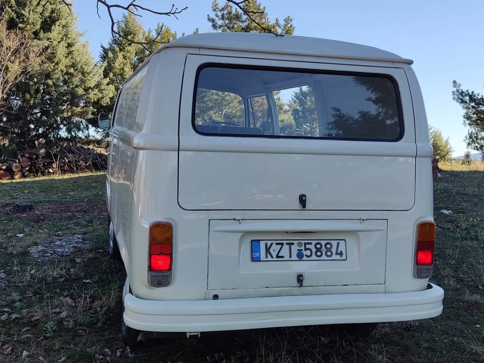 Bild 90/98 von Volkswagen T2b Kastenwagen (1979)