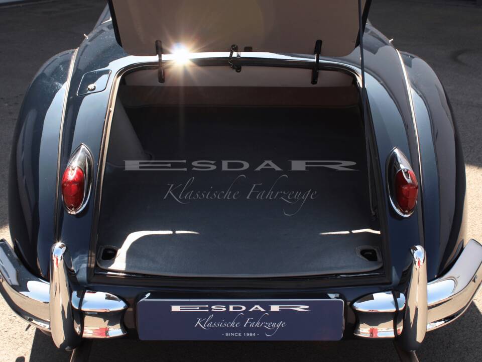 Image 16/24 de Jaguar XK 140 SE OTS (1957)